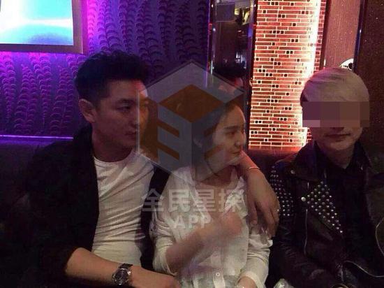 主持人田源與神秘辣妹夜店尋歡