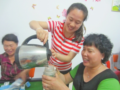女研究生南陽(yáng)創(chuàng)辦社工服務(wù)中心:讓社工服務(wù)“遍地開(kāi)花”