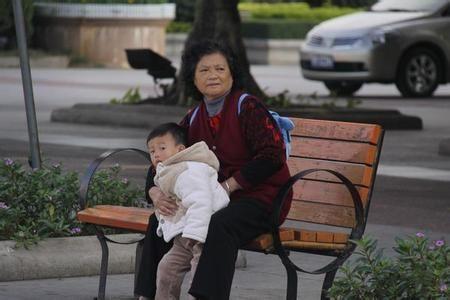 “隔代撫養”真的教壞子孫?