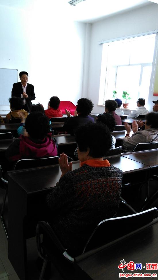 吉林延吉白山社區(qū)舉辦老年人居家安全、防火、急救知識講