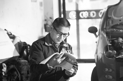 記錄教育每一天! www.jyb.cn 教育部直屬出版機構