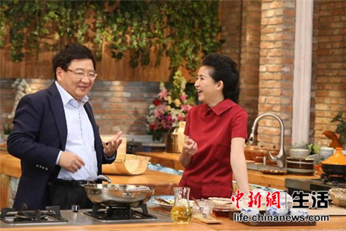 《回家吃飯》：創業天才徐小平進廚房展廚藝
