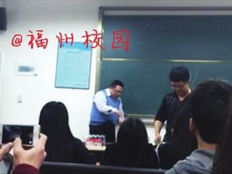 福州“另類”文化課老師：課堂上給學生做蚵仔煎