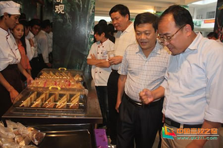 海南職業技術學院“美食節”進行廚藝大比拼
