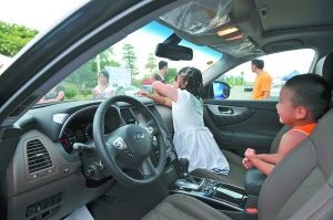 兒童被留車內 兒童被留車內