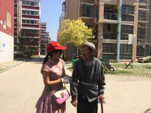 人民路街道扶老助殘有聲有色溫暖弱勢群體