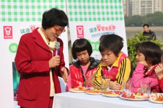 健康早餐“大比拼”,親子合力秀“廚藝”