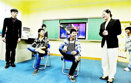 廚藝茶藝進(jìn)課堂 高中生留學(xué)熱催生“國際特色課