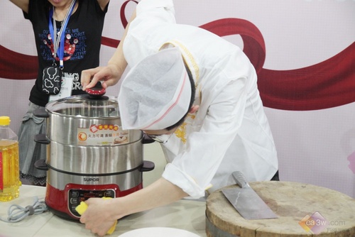 美食課堂:蘇泊爾電蒸鍋烹飪剁椒魚頭