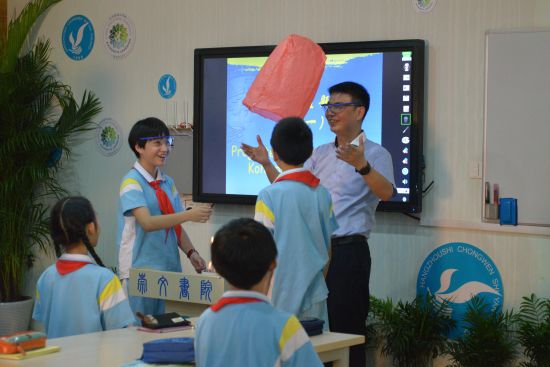 崇文實驗學校教師團隊執教《孔明燈》 崇文實驗學校教師團隊執教《孔明燈》