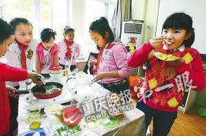 孩子多大了會做菜嗎? 小學停課比廚藝【組圖】