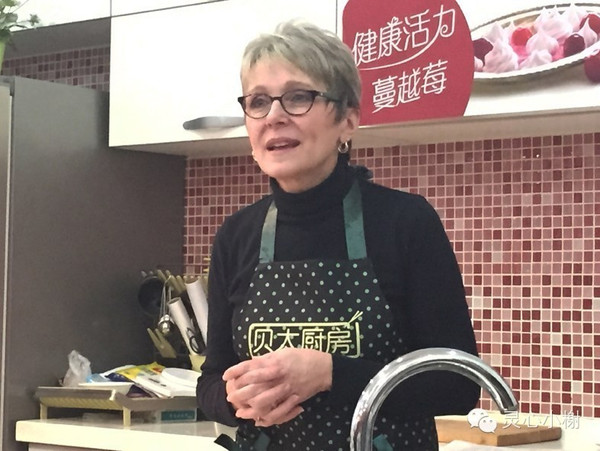 大使夫人作美國蔓越莓烹飪大師班助教