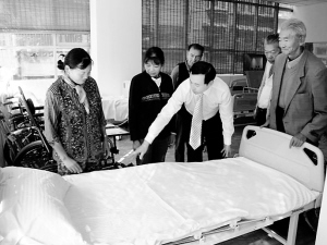 “居家養老”呼吁更多關注