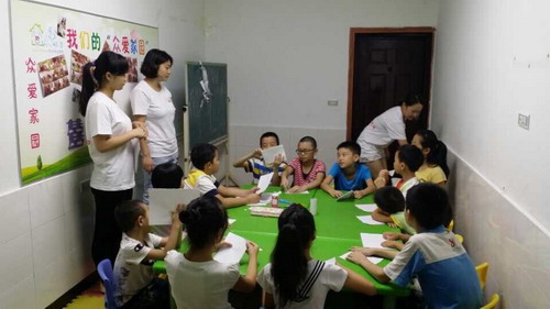 社區開辦“眾愛家園暑期留守少年兒童成長課堂