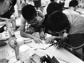 目前在聊城三中附屬東昌艾科學校,學生自主學習已經成為了常態。