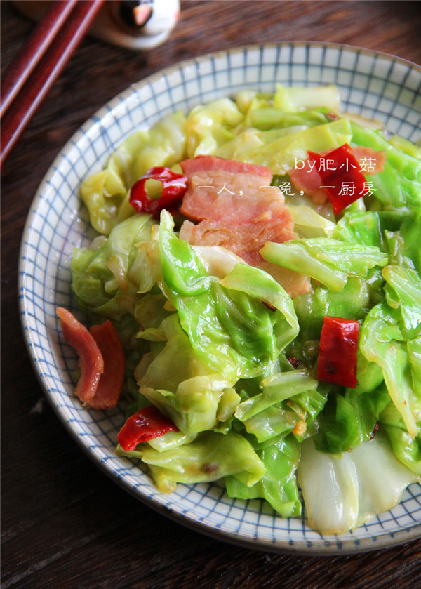 【廚藝課堂】一學就會絕味下飯菜,培根手撕包菜