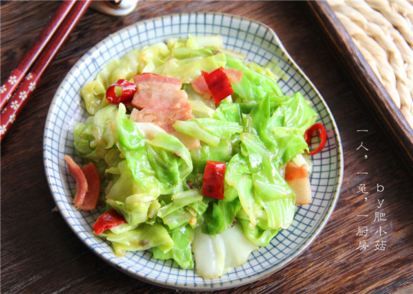 【廚藝課堂】一學就會絕味下飯菜,培根手撕包菜