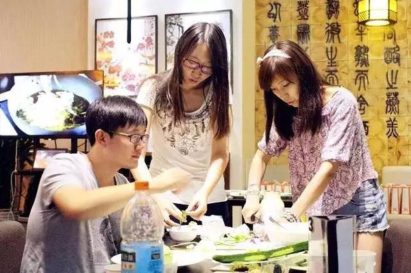 【愛大廚烹飪課堂】和美女一起學習非凡土豆泥~