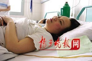 警察夫婦沖課堂打老師 女教師被打大便失禁(圖
