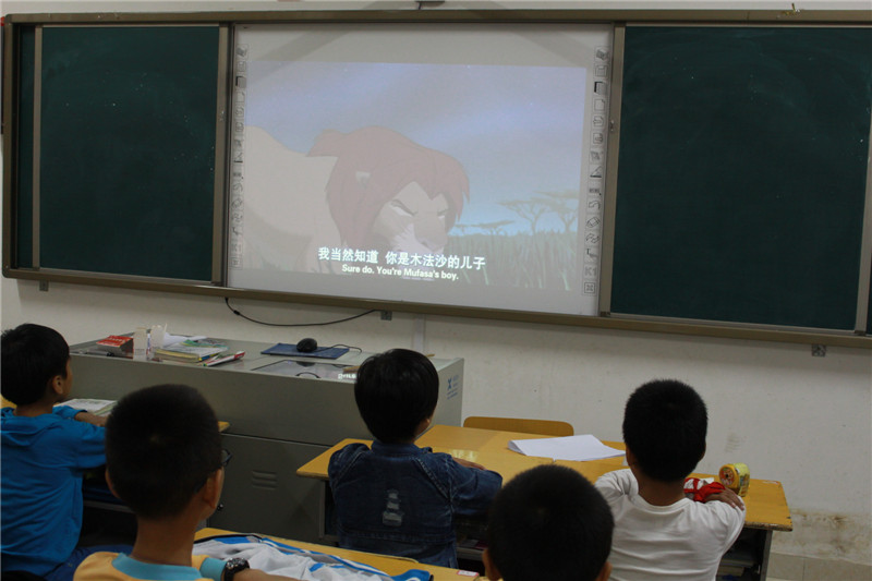 (荊州)試點“電影課程”進課堂,開辟關愛留守兒童新渠道