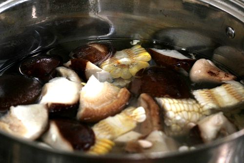 【廚藝課堂】蟲草鮮蝦排骨藕湯