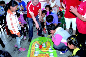 孩子在漫畫中學習安全常識