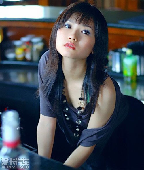 詩人家的美女保姆——氣質就是不俗!