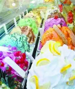 Gelato，意大利語直譯成中文，意思是“冰淇淋”。可倘若你簡單地把它等同于“冰淇淋”，意大利人一定會驕傲地糾正你。Gelato是意大利傳統雪糕的專用名，即使在英語國家，Gelato與Ice