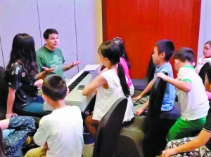 暑假“嗨皮”夏令營：跨越語言 跨出國界