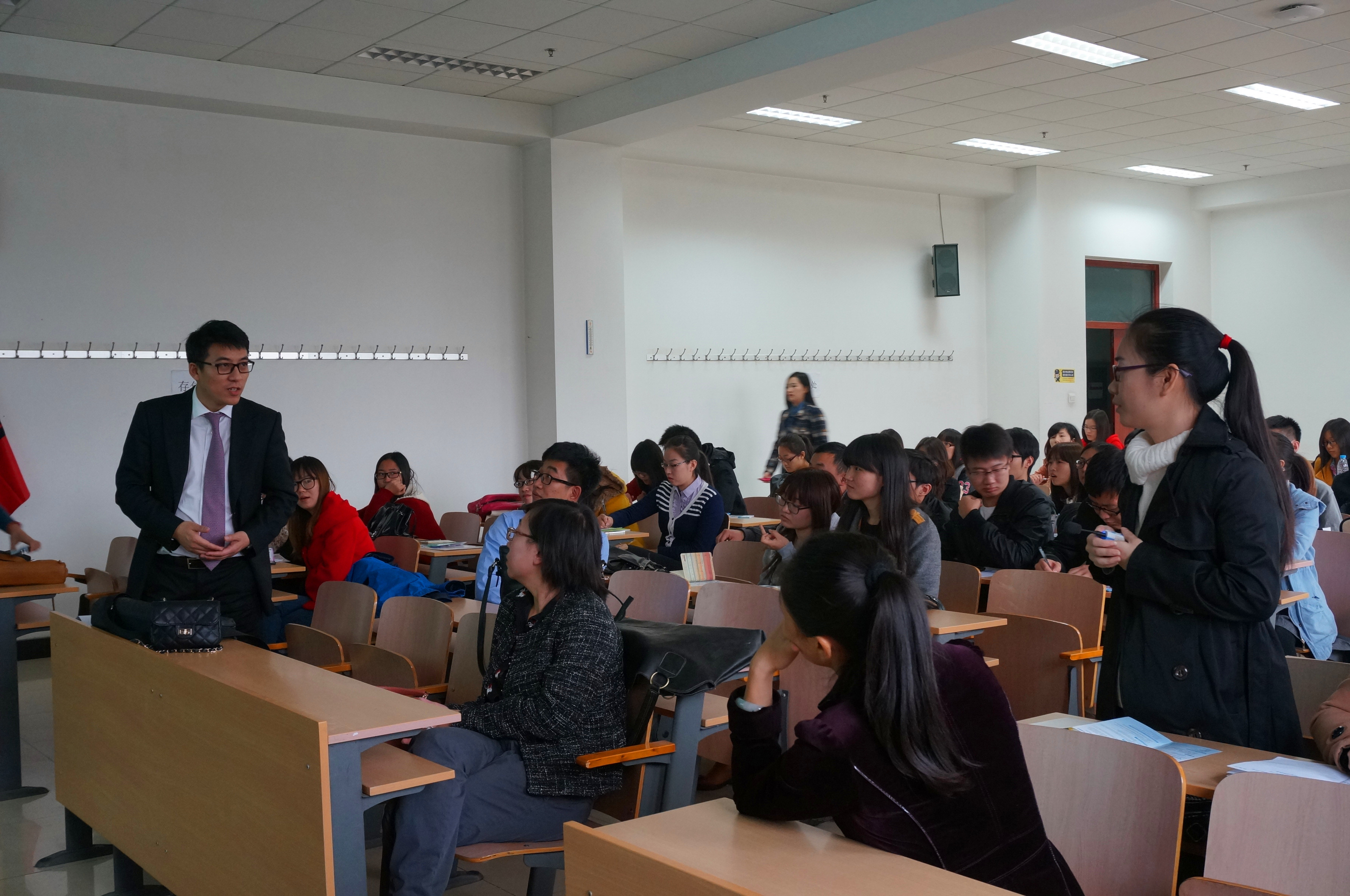 工商學院邀請家樂福集團進校宣講管理培訓生項目