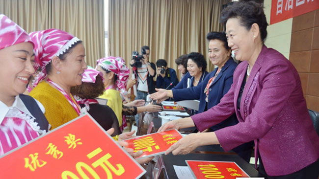 侯漢敏,新疆家政服務整體水平要在體面中傳幫