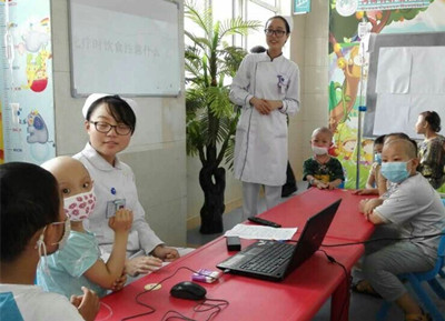 關(guān)愛白血病兒童 河南省腫瘤醫(yī)院“病房課堂”別開生面