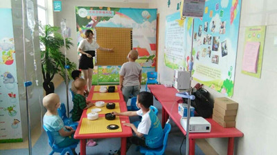 關(guān)愛白血病兒童 河南省腫瘤醫(yī)院“病房課堂”別開生面