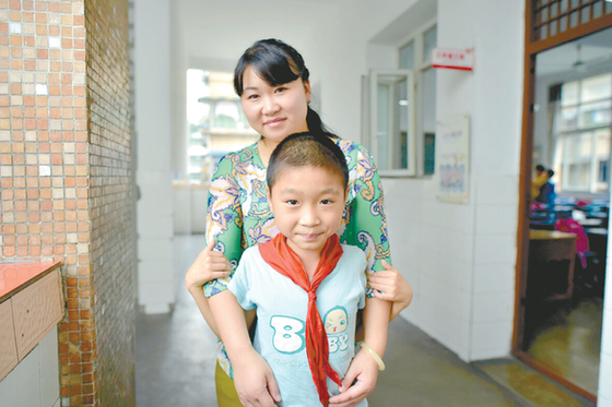 菜販媽媽站上兒子課堂講臺 講人生經(jīng)歷教孩子自