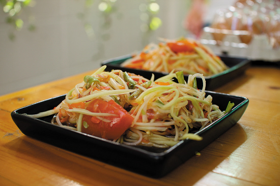 上個料理班當一回學徒吧