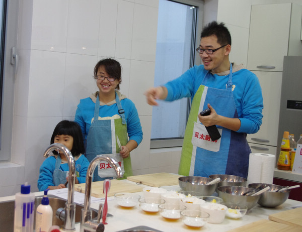 哇噻網手工課堂之貝太廚藝生活沙龍圣誕姜餅烘