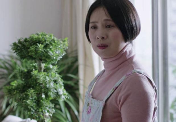 43歲女人坦言:當住家保姆工資8千,錢掙了不少